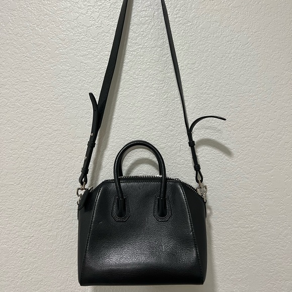 Givenchy Mini Antigona in Black Grained Leather - Picture 15 of 16